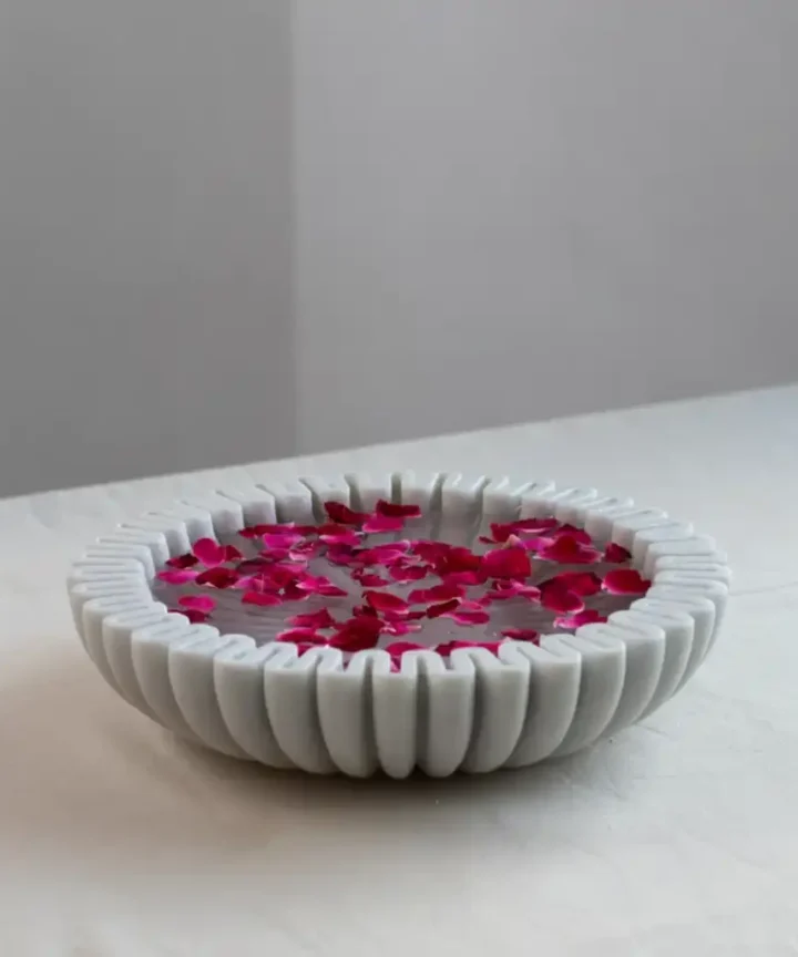 White Marble Scalloped Urli