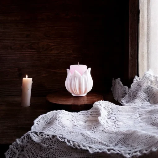 White Marble Lotus Candle Holder - Image 2